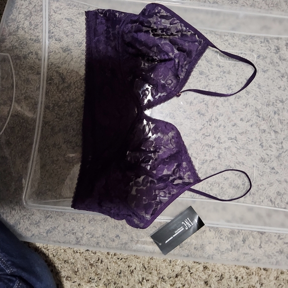 Bras - Picture 5 of 8